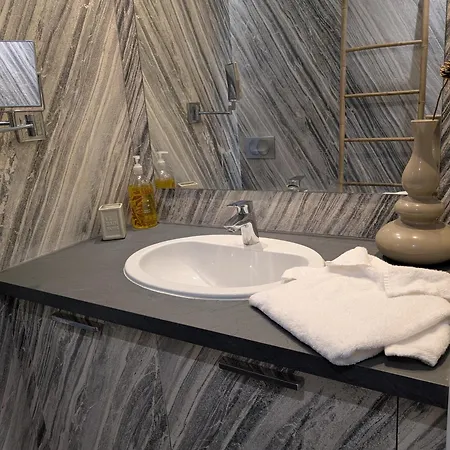 Caumartin 64 * Parigi