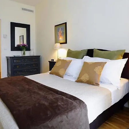 Apartment Caumartin 64 Paris