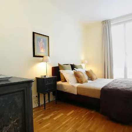 Apartment Caumartin 64 *