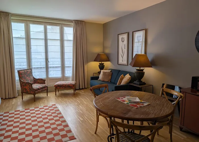 Daire Caumartin 64 Paris